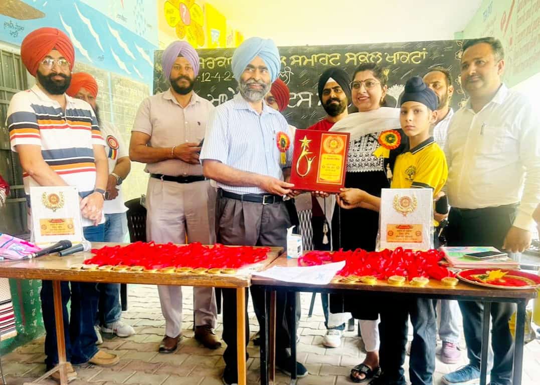 Captain Rajinder Singh Fatehpur donated seven computers to the school